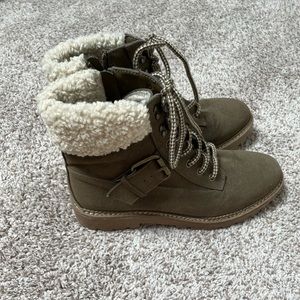 Universal Thread Hiking Boot